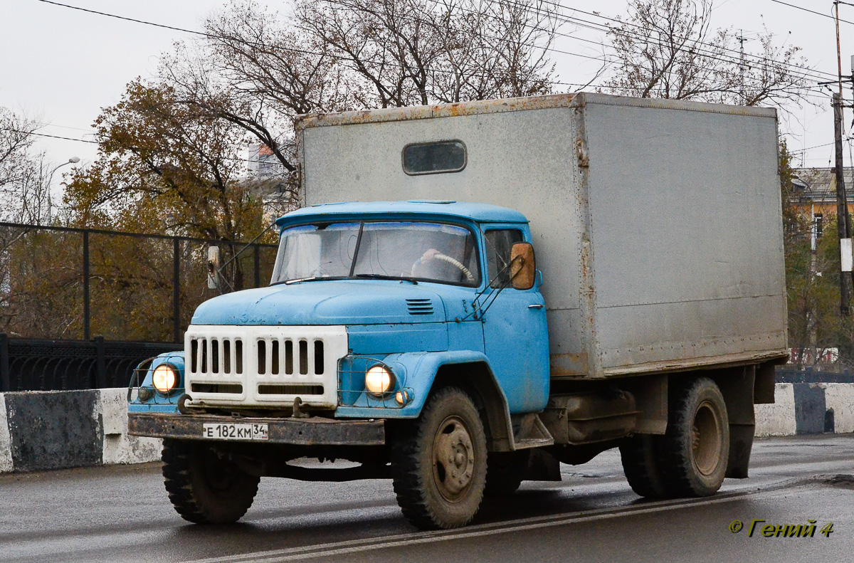 Волгоградская область, № Е 182 КМ 34 — ЗИЛ-431412