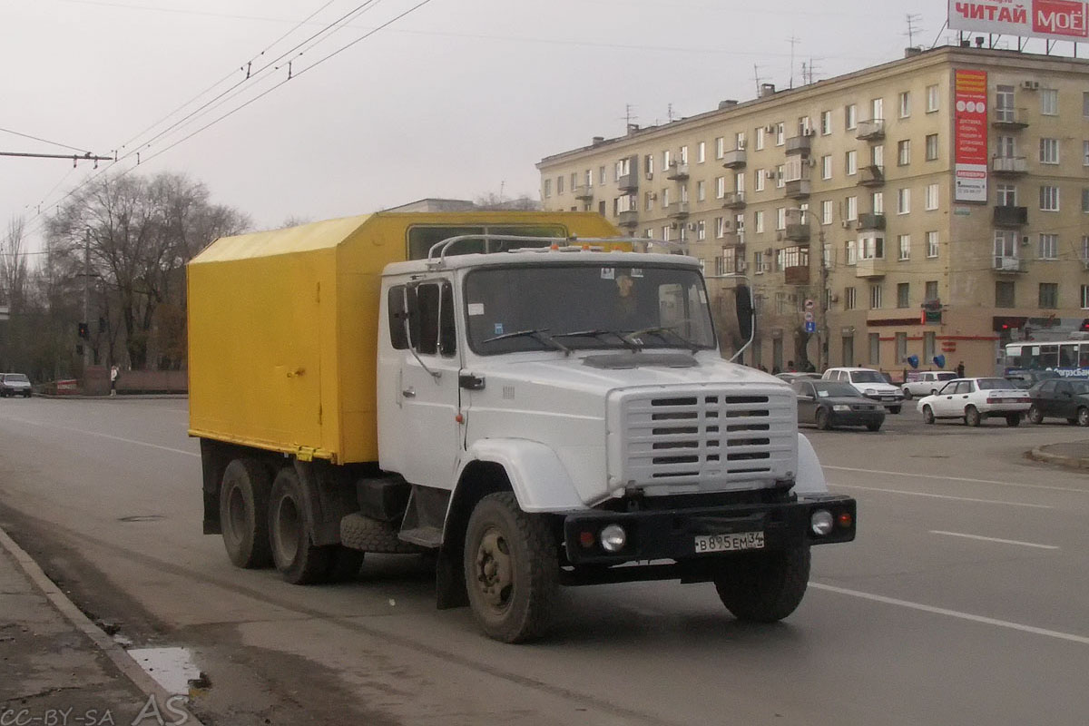 Волгоградская область, № В 895 ЕМ 34 — ЗИЛ-13305А