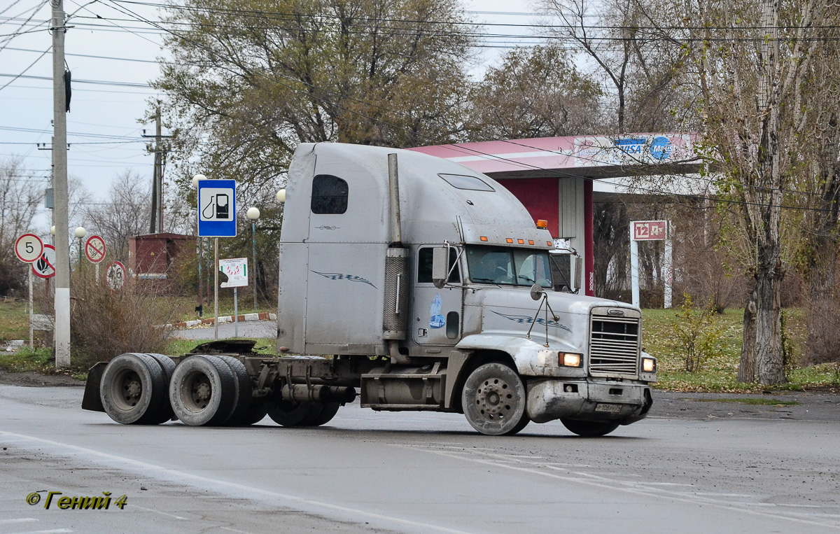 Волгоградская область, № Р 108 УУ 34 — Freightliner FLD 120