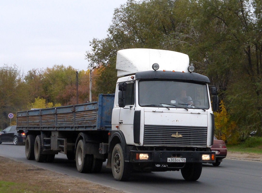 Волгоградская область, № А 303 ОХ 134 — МАЗ-54323