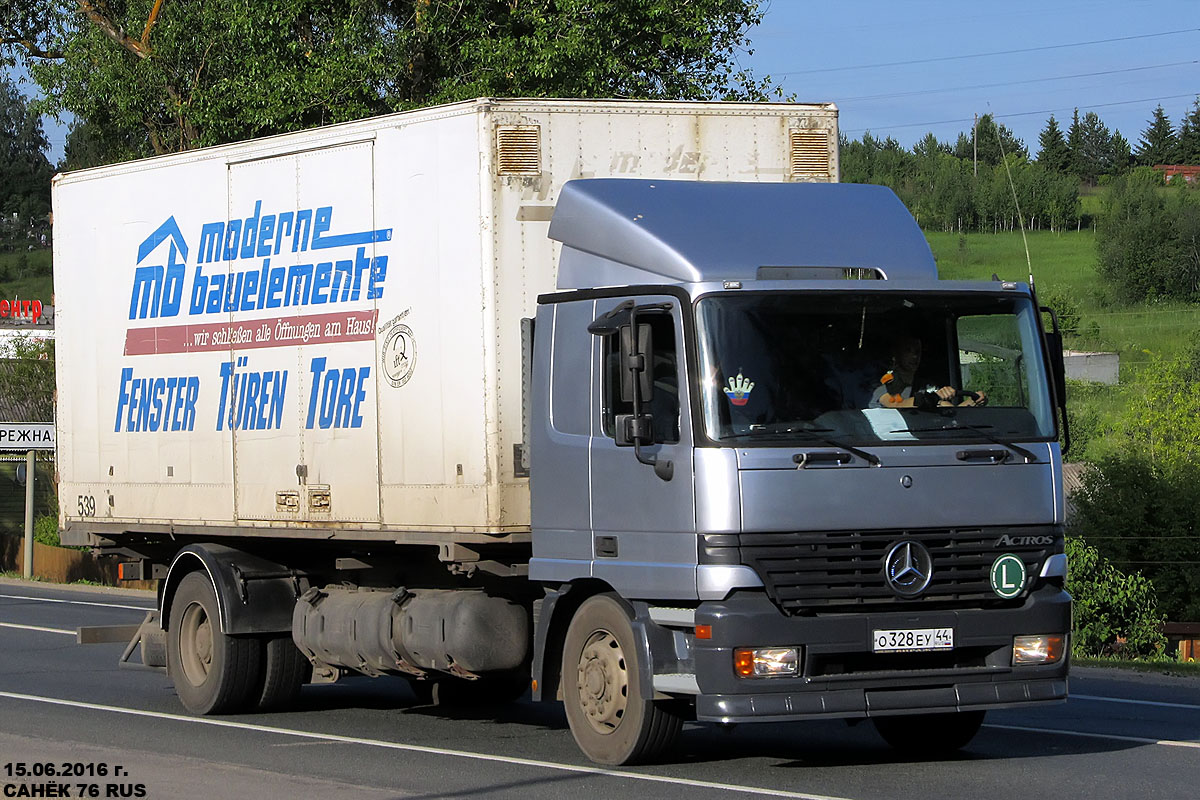 Костромская область, № О 328 ЕУ 44 — Mercedes-Benz Actros ('1997)