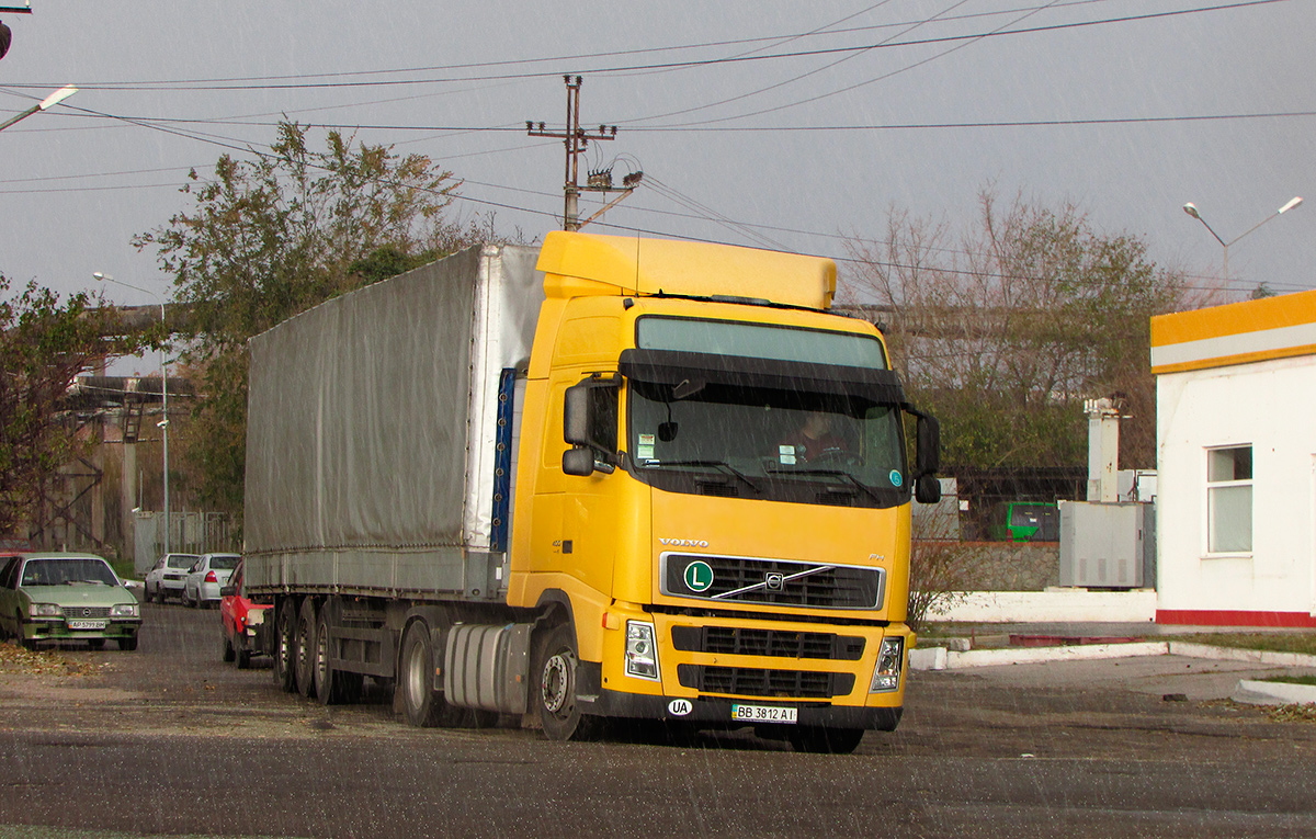 Луганская область, № ВВ 3812 АІ — Volvo ('2002) FH12.400