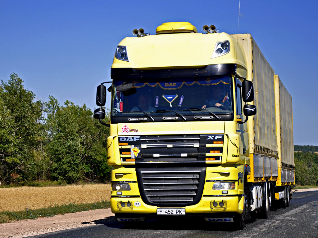 Восточно-Казахстанская область, № F 452 PK — DAF XF105 FAR