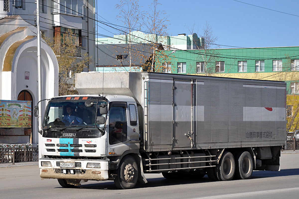 Приморский край, № К 258 ОК 125 — Isuzu Giga (общая модель)