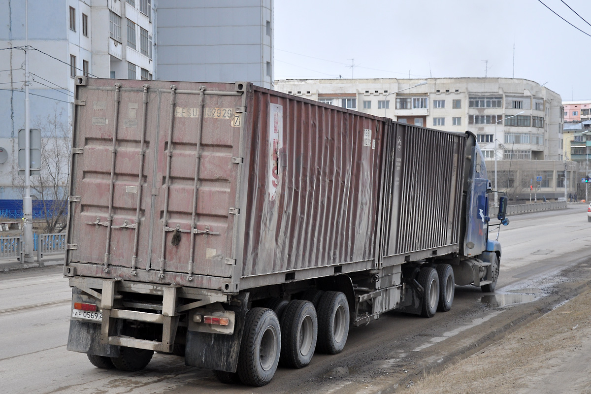 Саха (Якутия), № Р 809 КН 14 — Freightliner Century Class