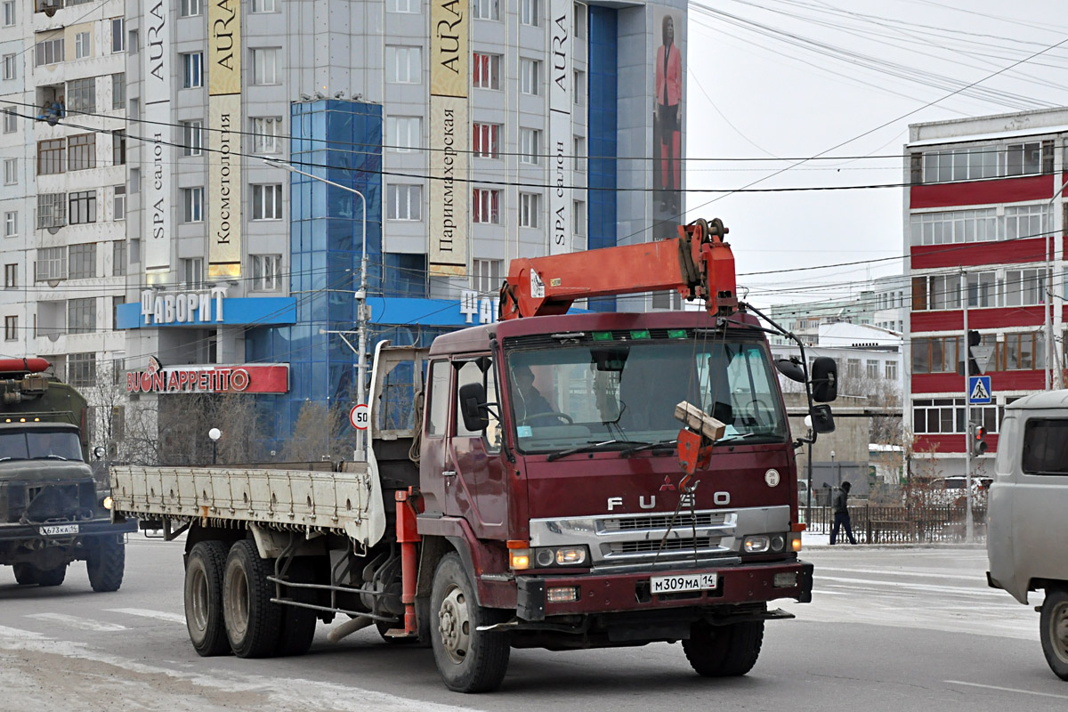 Саха (Якутия), № М 309 МА 14 — Mitsubishi Fuso The Great