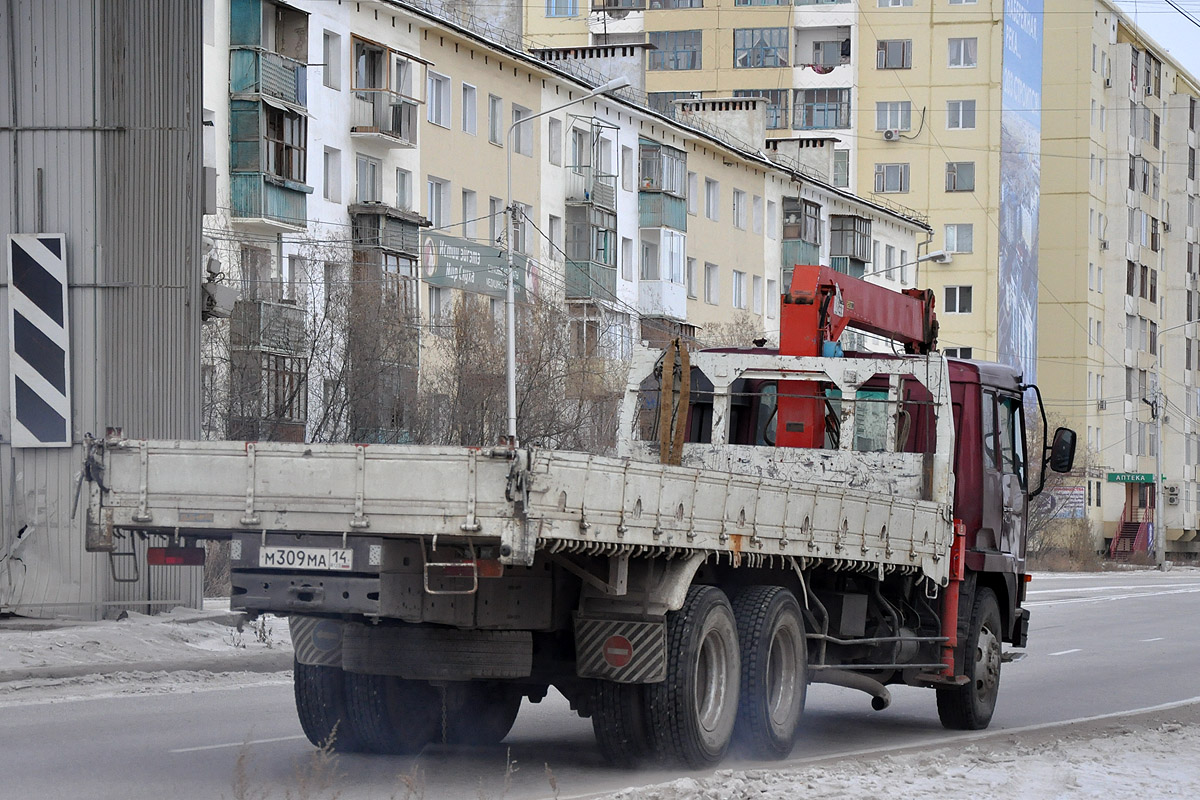 Саха (Якутия), № М 309 МА 14 — Mitsubishi Fuso The Great