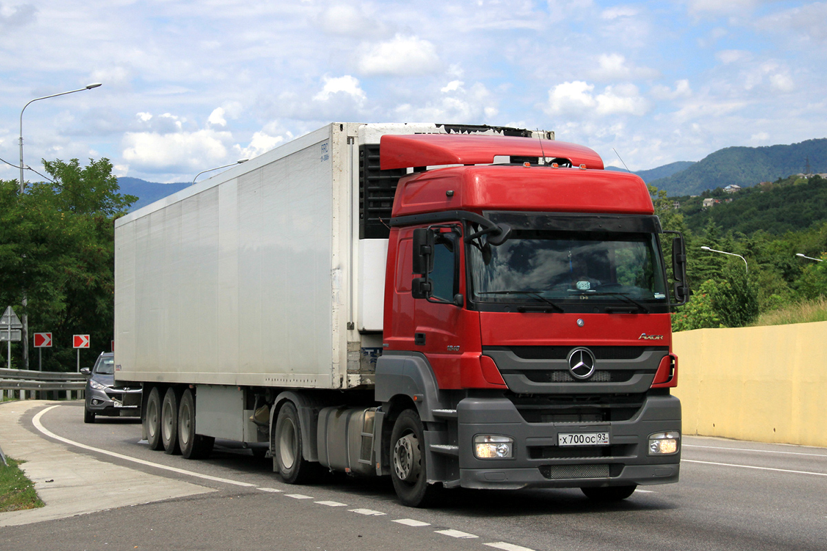 Краснодарский край, № Х 700 ОС 93 — Mercedes-Benz Axor 1840