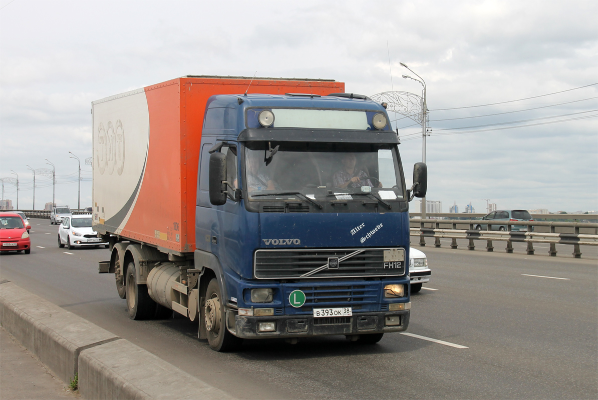 Иркутская область, № В 393 ОК 38 — Volvo ('1993) FH12.380