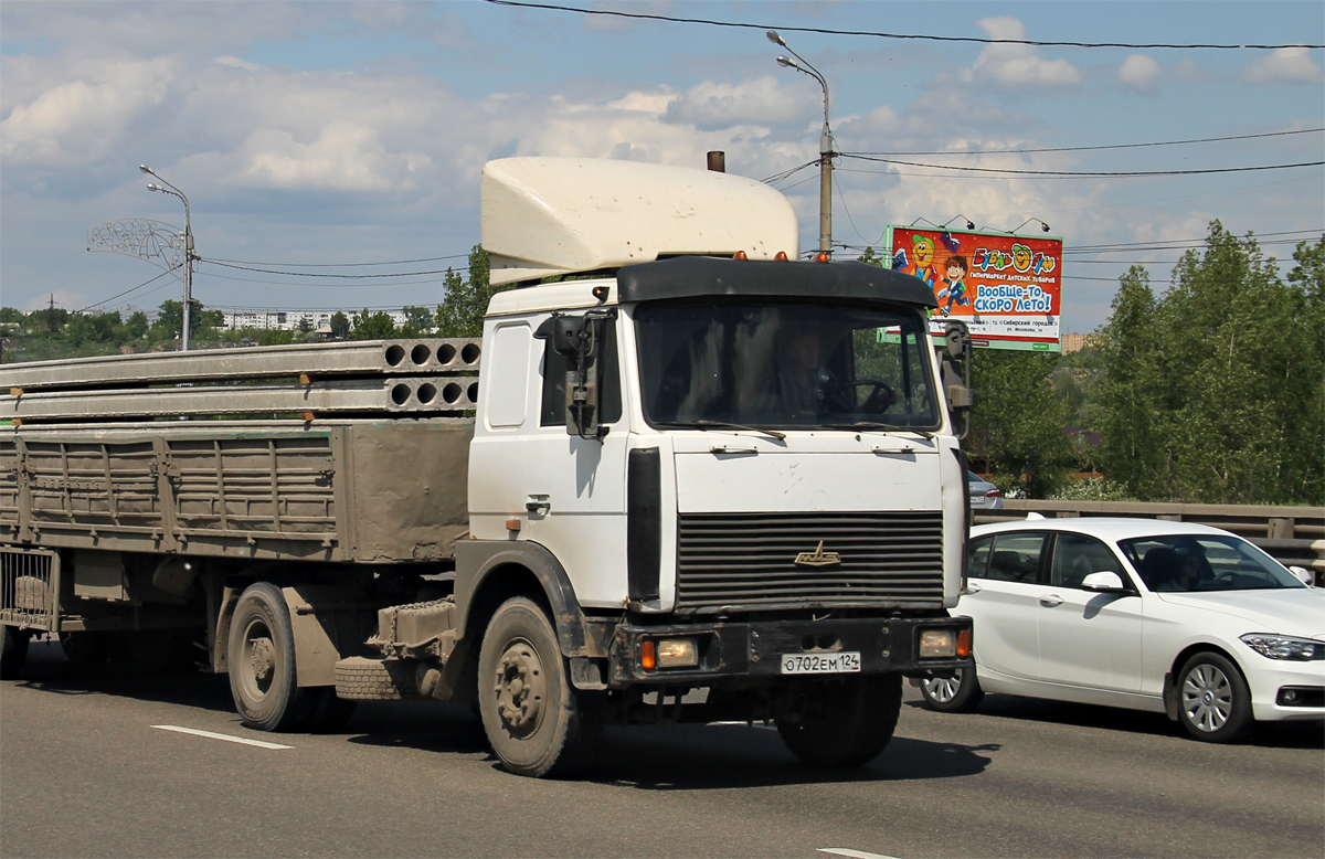 Красноярский край, № О 702 ЕМ 124 — МАЗ-543203