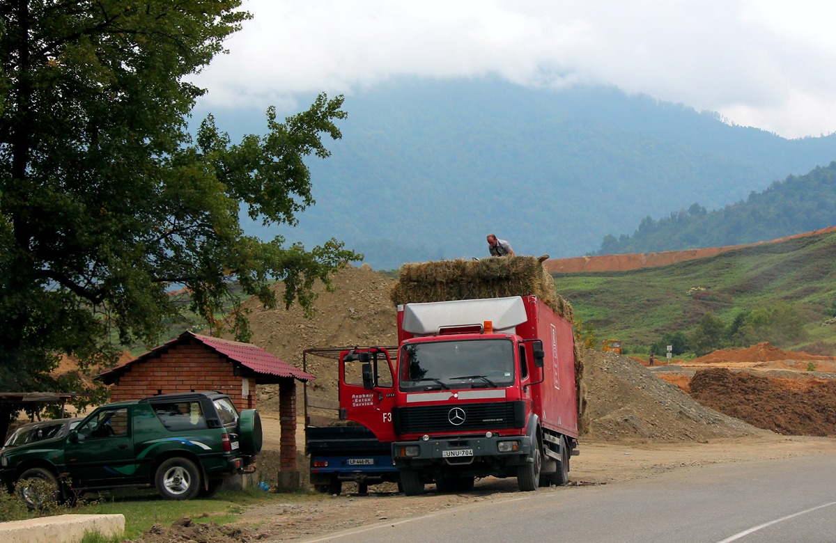 Грузия, № UNU-704 — Mercedes-Benz SK (общ. мод.)