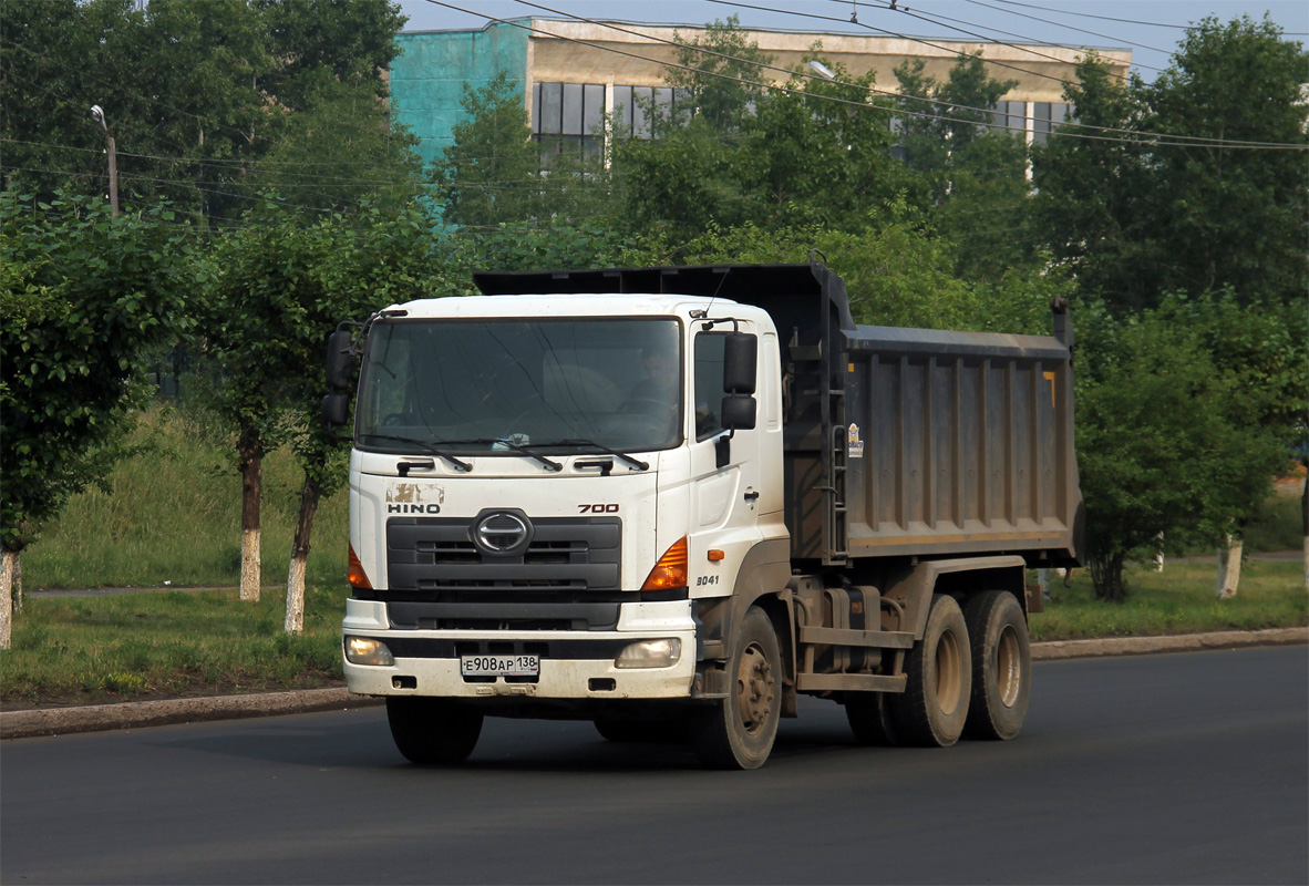 Иркутская область, № Е 908 АР 138 — Hino 700