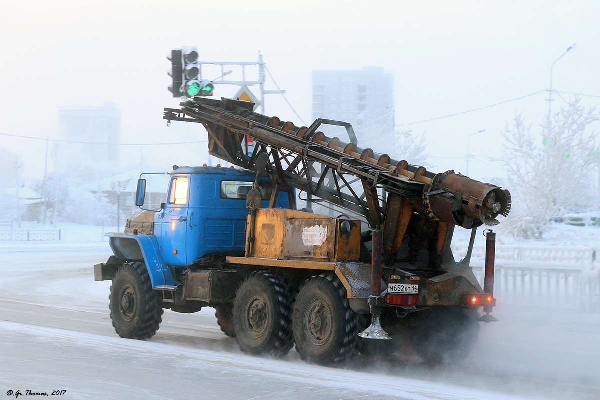 Саха (Якутия), № М 652 КТ 14 — Урал-4320-41