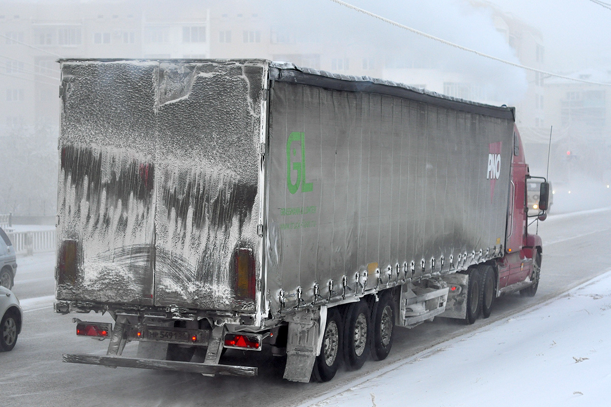 Красноярский край, № У 753 ВА 124 — Freightliner Century Class