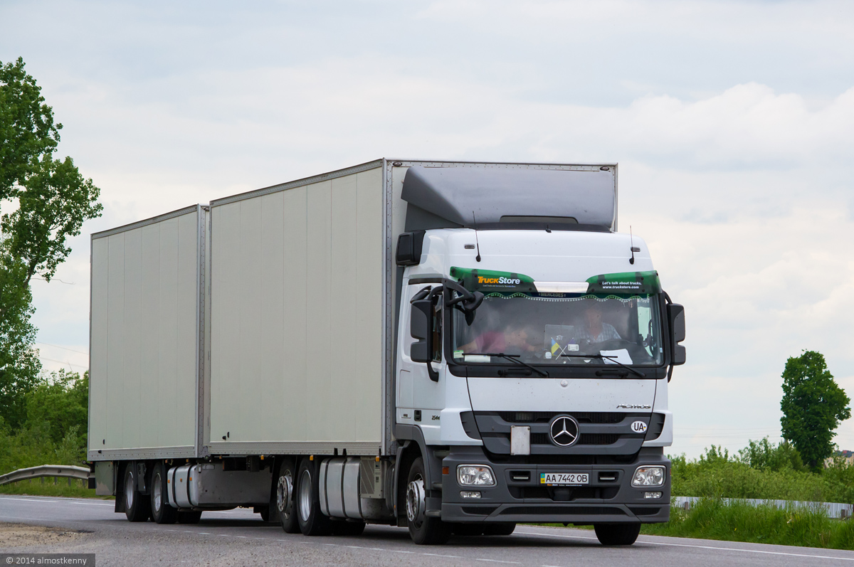 Киев, № АА 7442 ОВ — Mercedes-Benz Actros ('2009) 2544