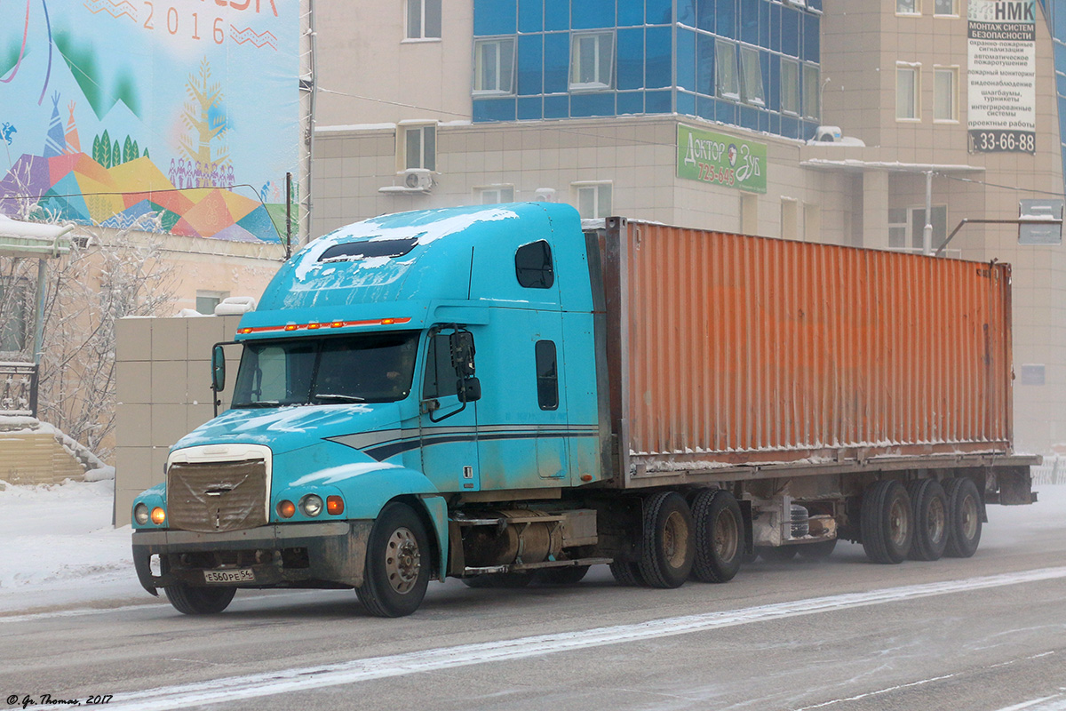 Новосибирская область, № Е 560 РЕ 54 — Freightliner Century Class