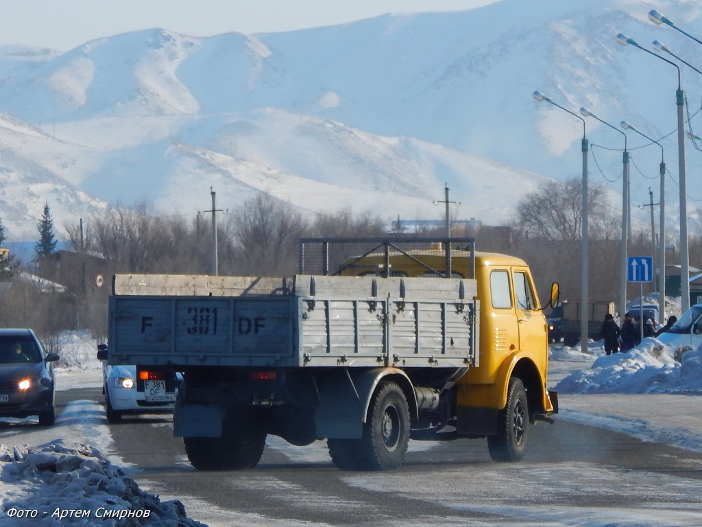 Восточно-Казахстанская область, № F 381 DF — МАЗ-5335