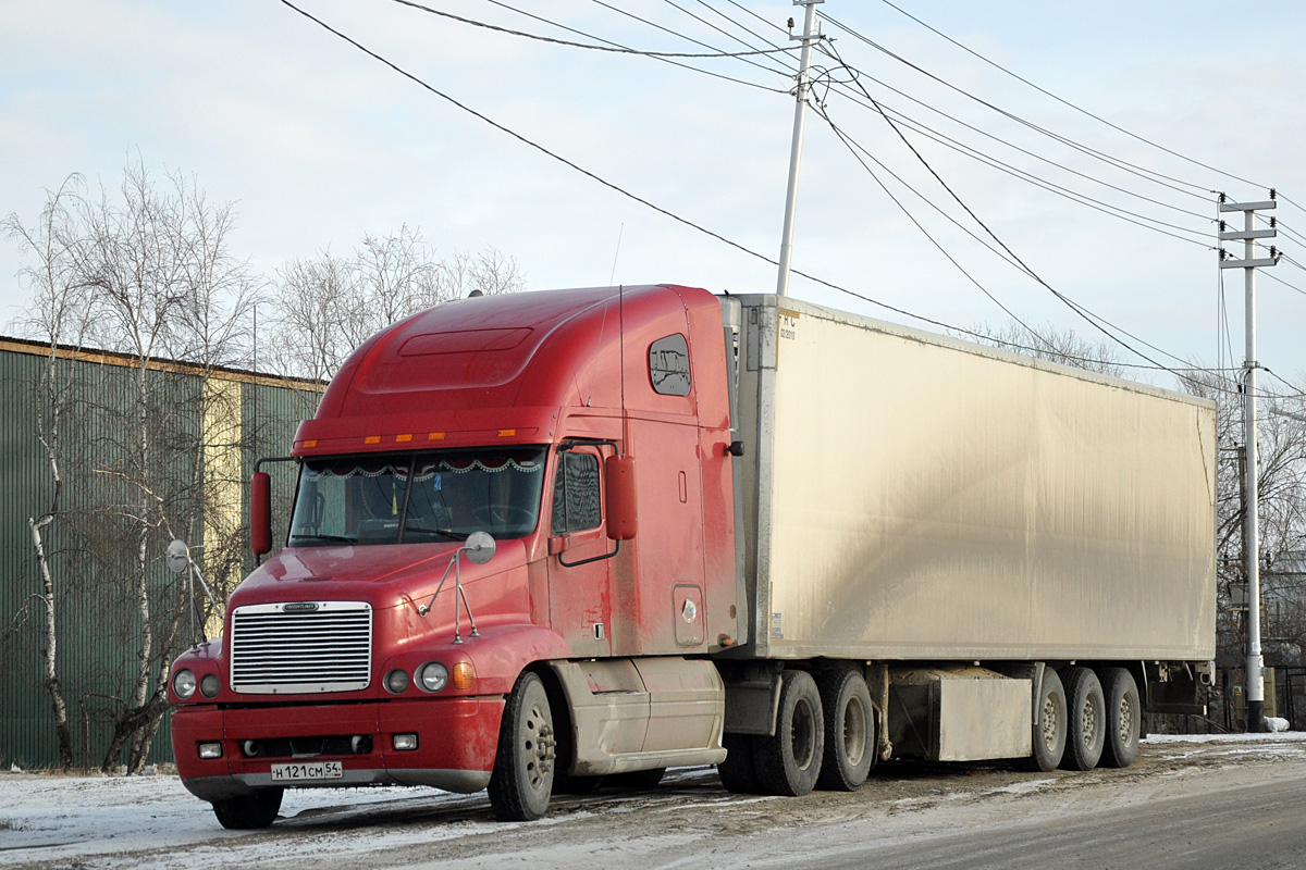 Новосибирская область, № Н 121 СМ 54 — Freightliner Century Class