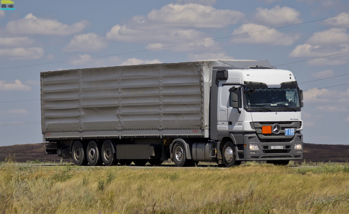 Карагандинская область, № 529 AD 09 — Mercedes-Benz Actros ('2009) 1846