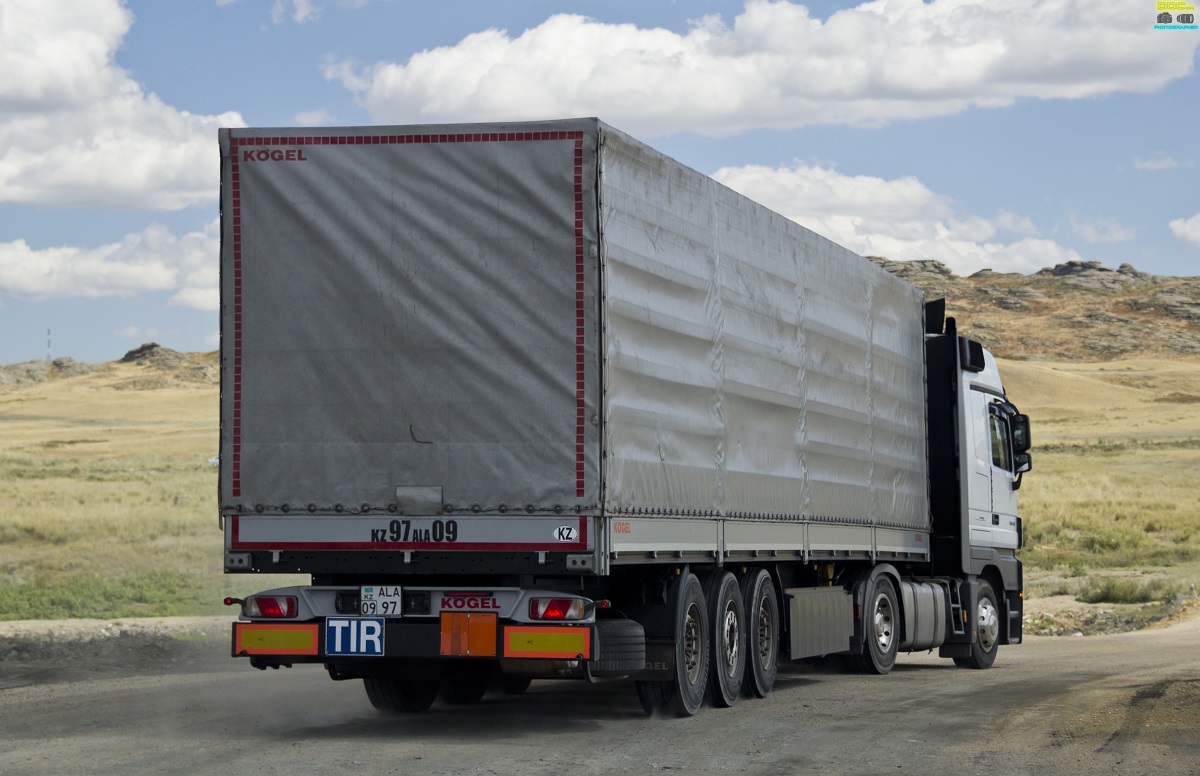 Карагандинская область, № 529 AD 09 — Mercedes-Benz Actros ('2009) 1846