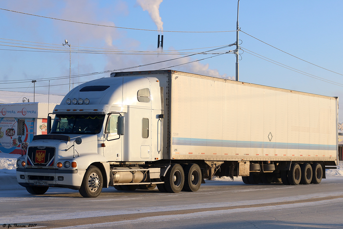 Приморский край, № О 818 ВУ 125 — Freightliner Century Class