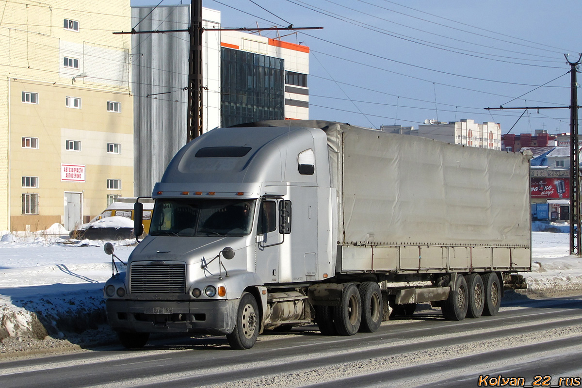 Новосибирская область, № В 812 ВК 154 — Freightliner Century Class