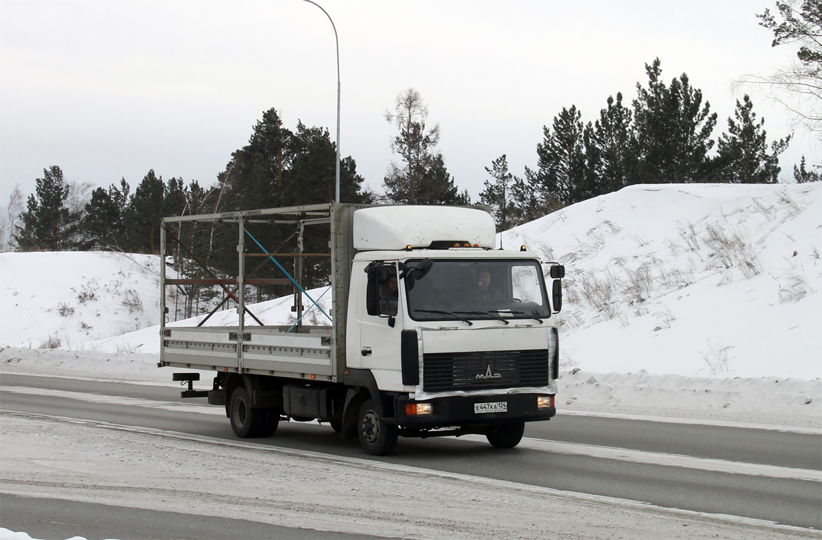 Красноярский край, № Е 447 КА 124 — МАЗ-437130 "Зубрёнок"