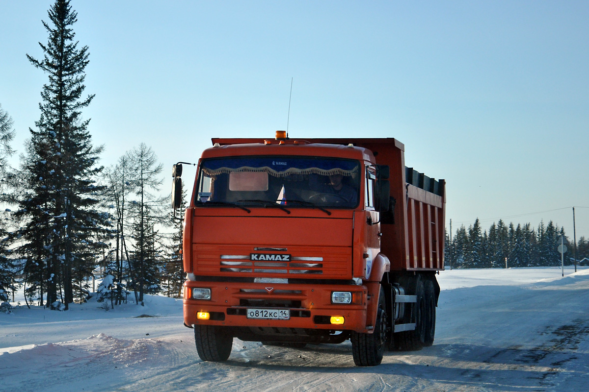 Саха (Якутия), № О 812 КС 14 — КамАЗ-6520-06 [65200F]