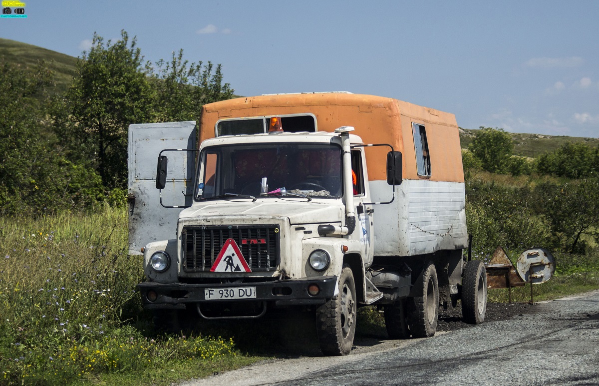 Восточно-Казахстанская область, № F 930 DU — ГАЗ-3309