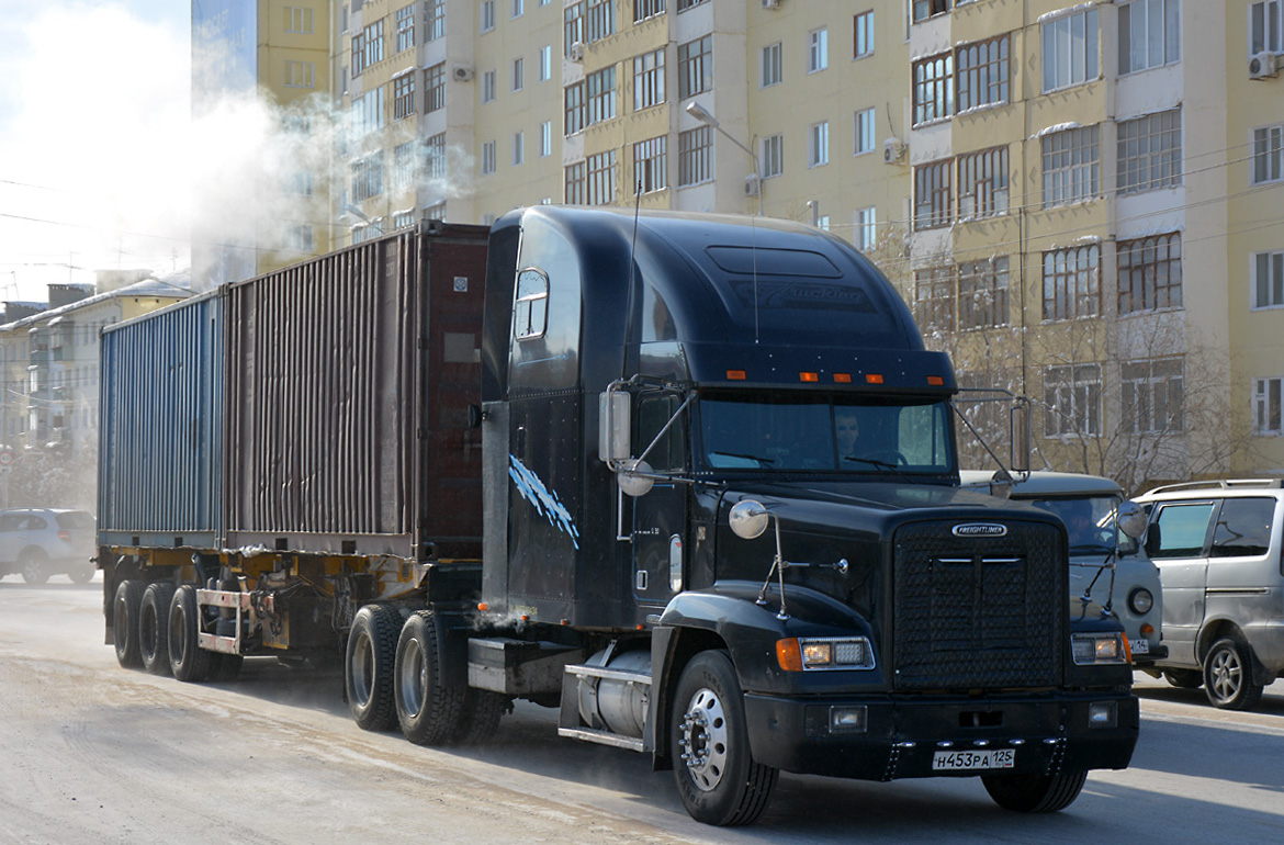 Приморский край, № Н 453 РА 125 — Freightliner FLD 120