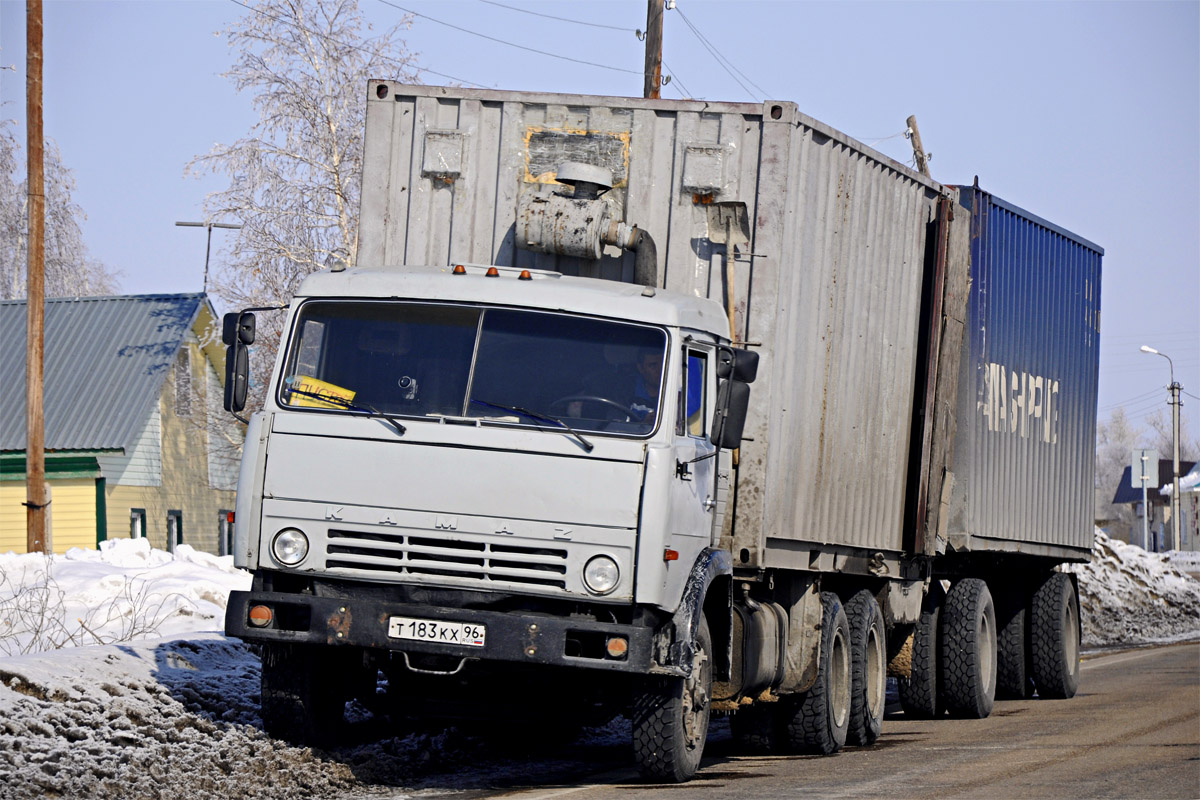 Алтайский край, № Т 183 КХ 96 — КамАЗ-53212