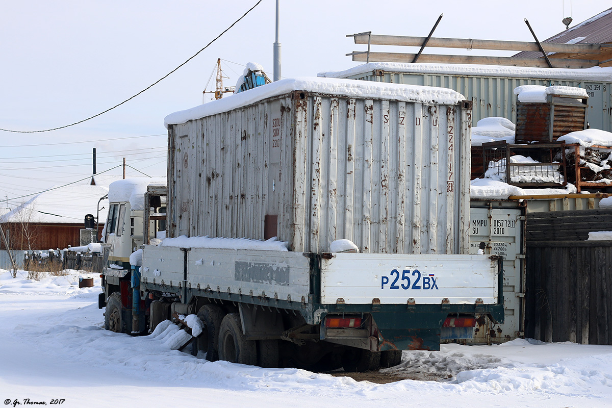 Саха (Якутия), № Р 252 ВХ 14 — Mitsubishi Fuso The Great