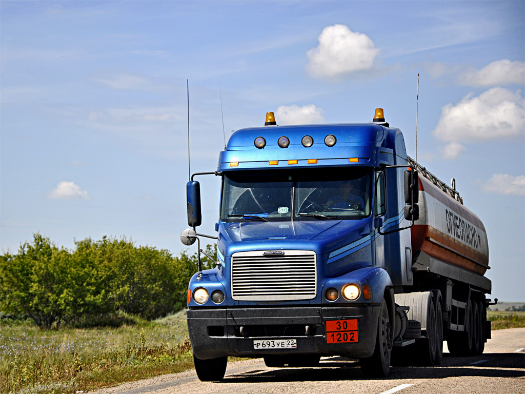 Алтайский край, № Р 693 УЕ 22 — Freightliner Century Class