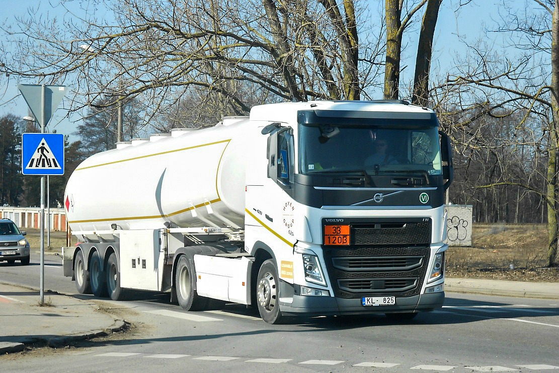 Латвия, № KL-825 — Volvo ('2012) FH.420