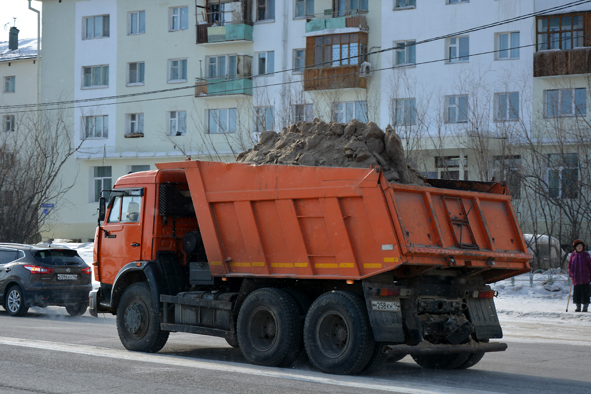 Саха (Якутия), № М 258 КН 14 — КамАЗ-65115 [651150]