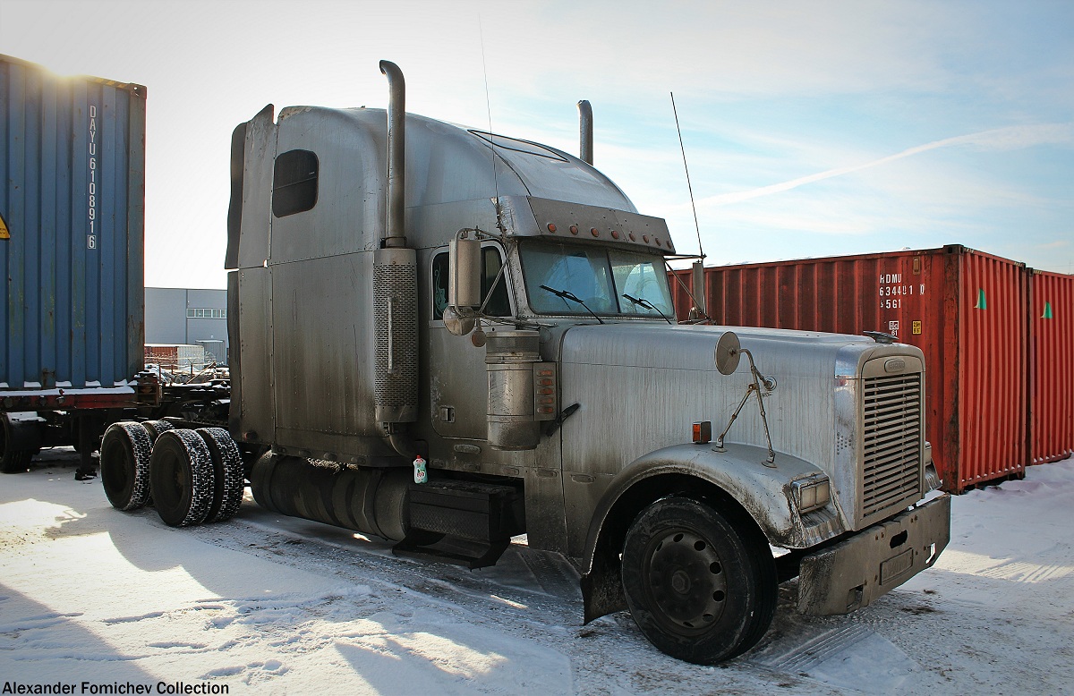 Москва, № В 940 УО 77 — Freightliner FLD 132 Classic XL