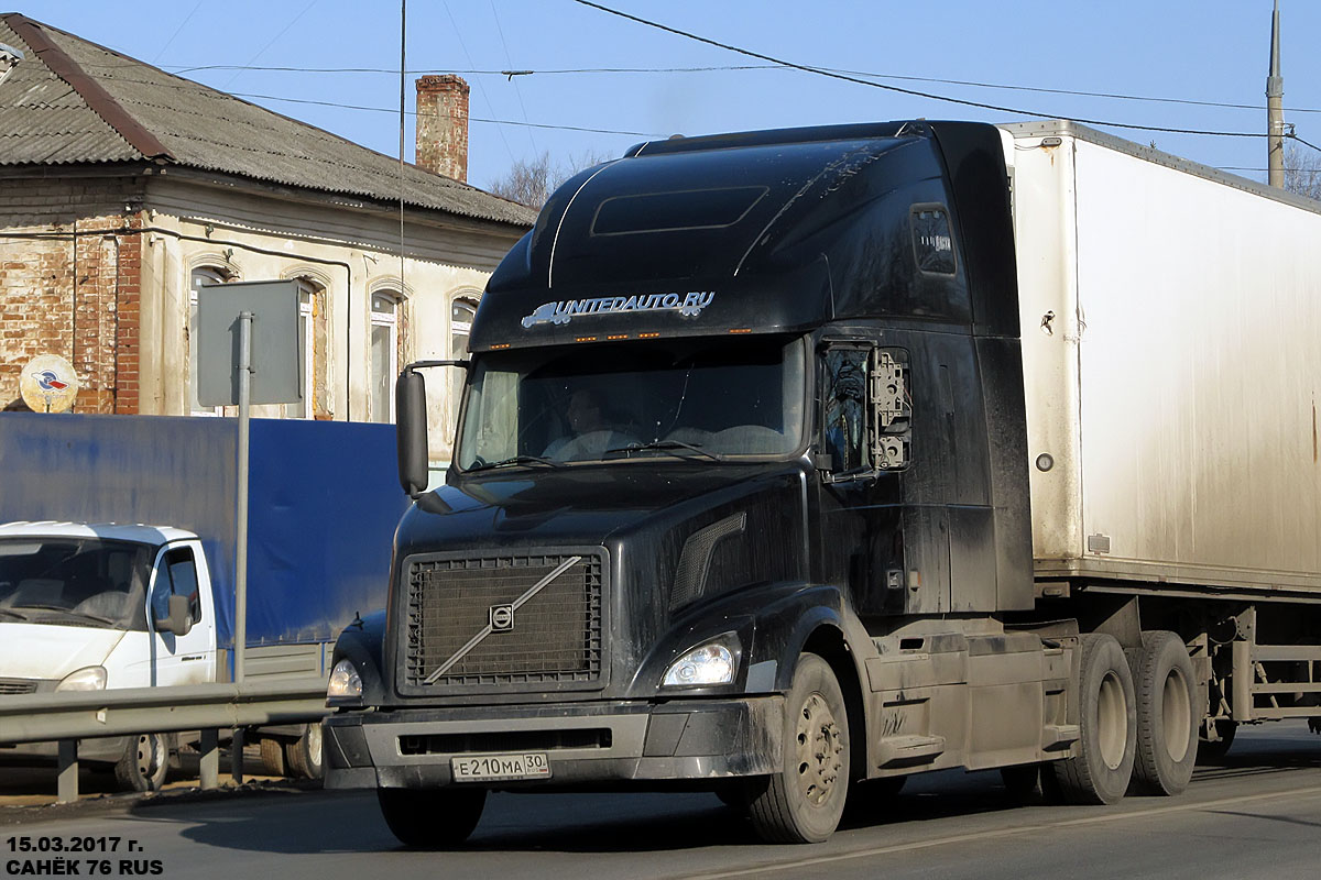 Астраханская область, № Е 210 МА 30 — Volvo VNL670