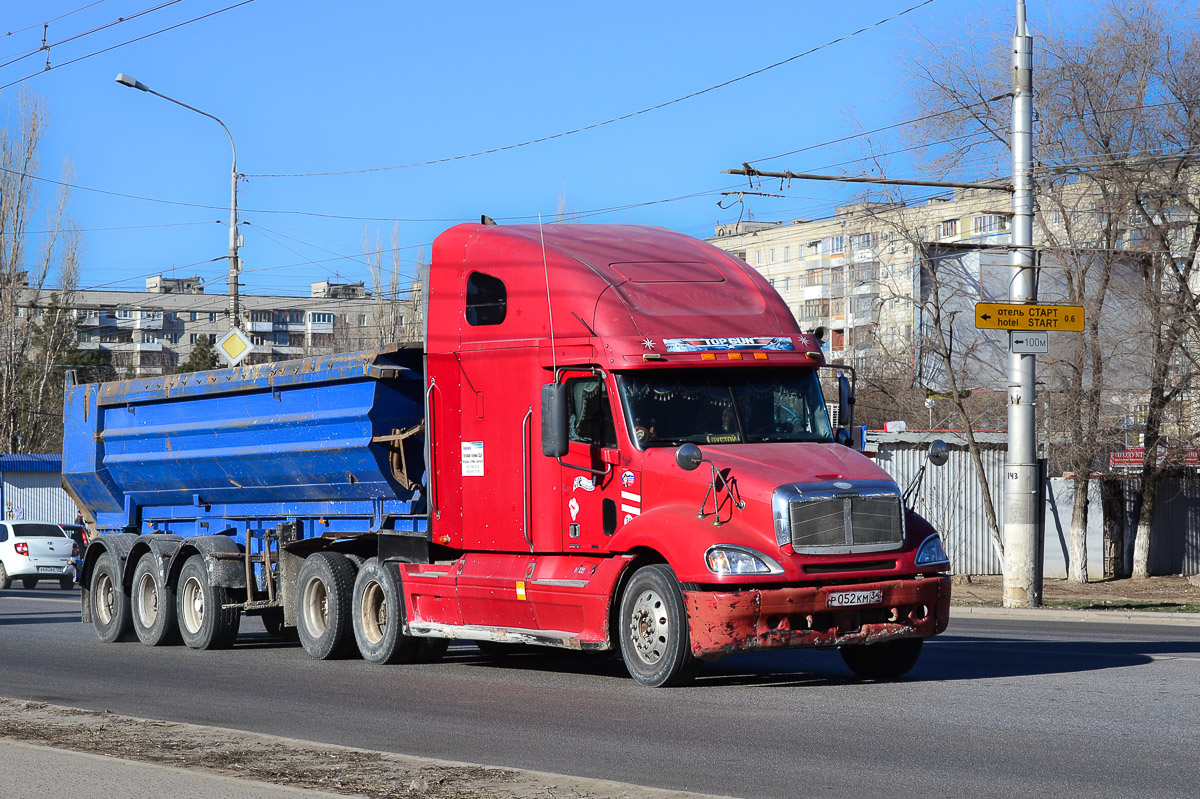 Волгоградская область, № Р 052 КМ 34 — Freightliner Columbia