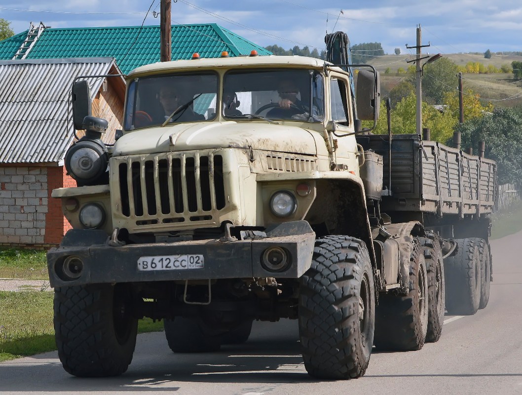 Башкортостан, № В 612 СС 02 — Урал-44202