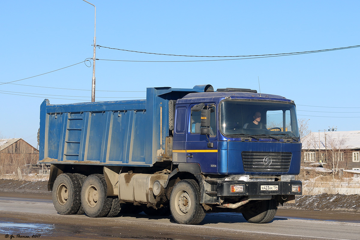 Саха (Якутия), № А 423 АК 154 — Shaanxi Shacman F2000 SX325x