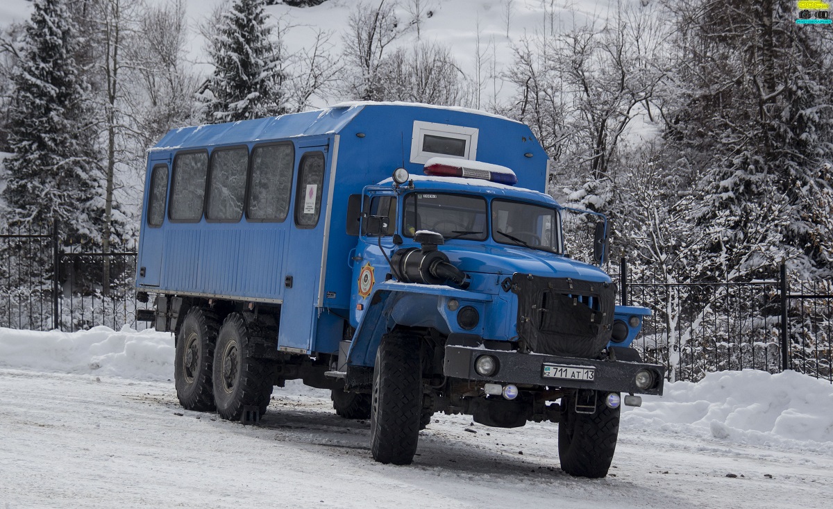 Туркестанская область, № 711 AT 13 — Урал-3255-41