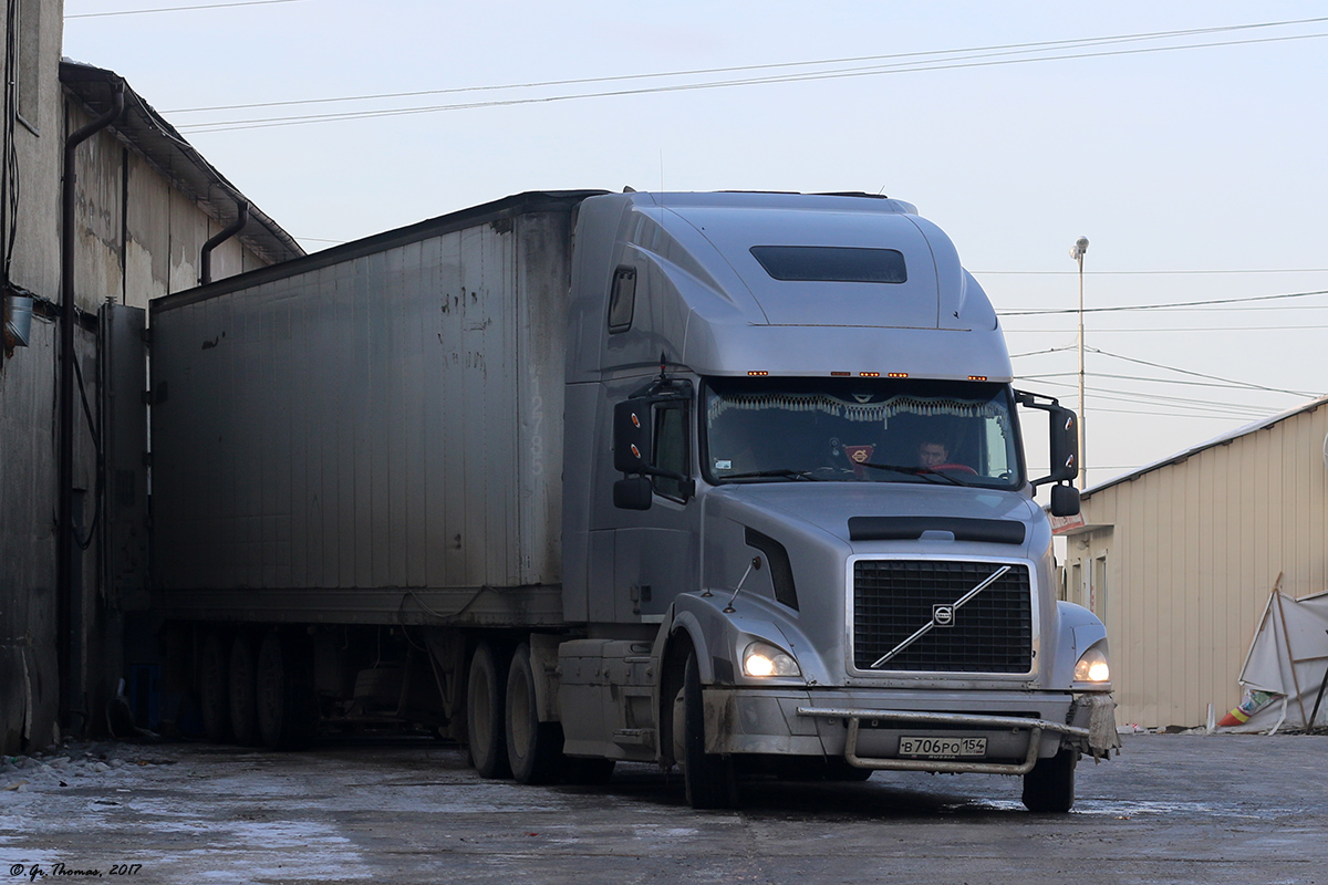 Новосибирская область, № В 706 РО 154 — Volvo VNL670