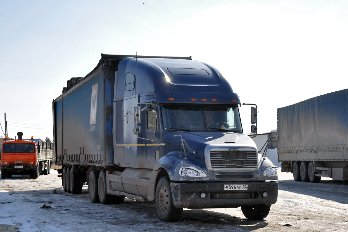 Томская область, № Р 596 ВЕ 70 — Freightliner Columbia