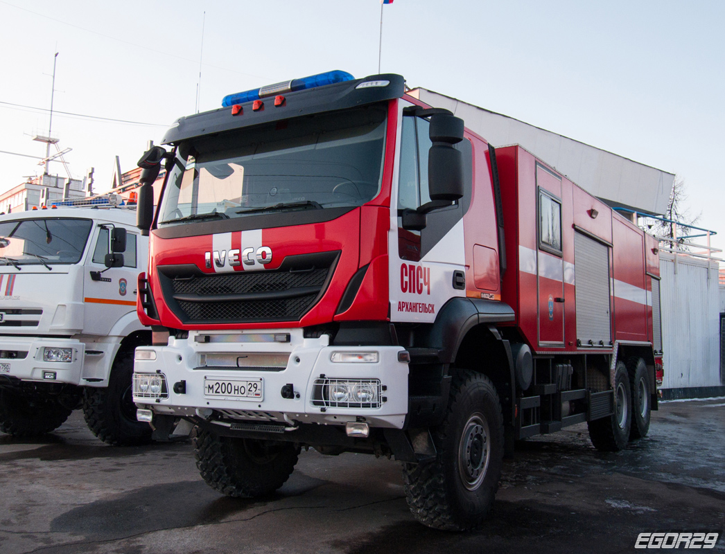 Архангельская область, № М 200 НО 29 — IVECO-AMT Trakker ('2013)