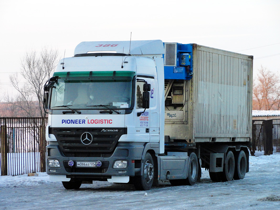 Приморский край, № М 386 АЕ 125 — Mercedes-Benz Actros ('2003) 1844