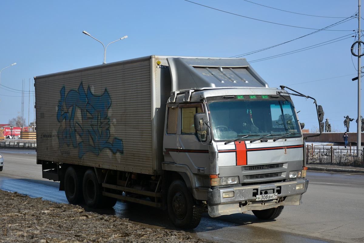 Саха (Якутия), № Н 308 ВН 14 — Mitsubishi Fuso The Great