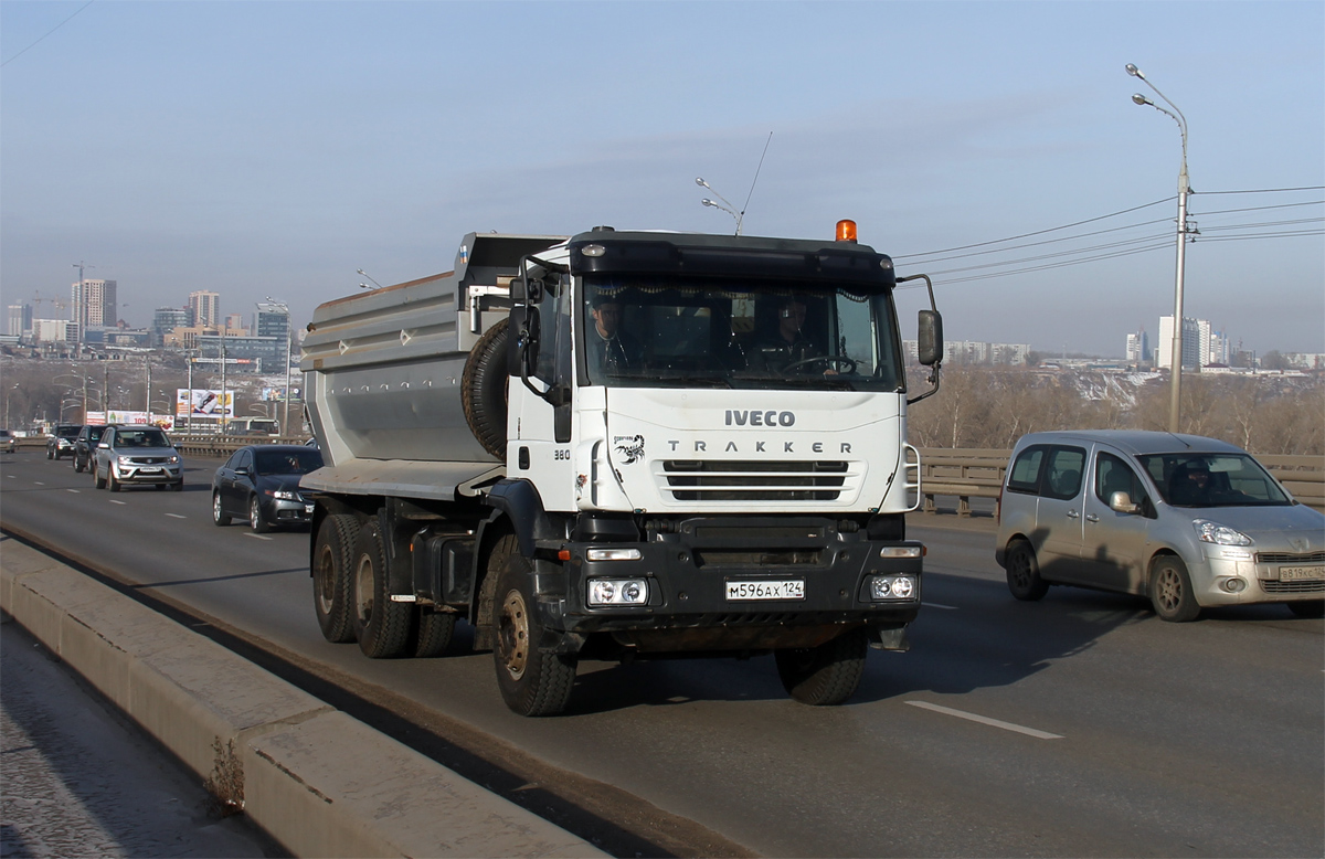 Красноярский край, № М 596 АХ 124 — IVECO Trakker ('2004)