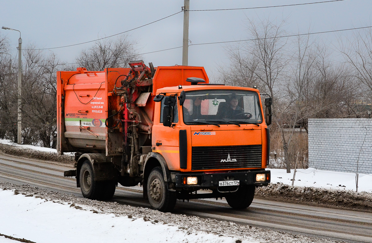 Волгоградская область, № В 376 СТ 134 — МАЗ-5337X2