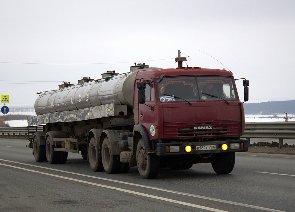 Татарстан, № В 184 ХВ 116 — КамАЗ-54115 (общая модель)