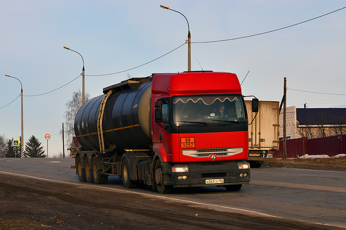 Нижегородская область, № А 063 СК 152 — Renault Premium ('1996)